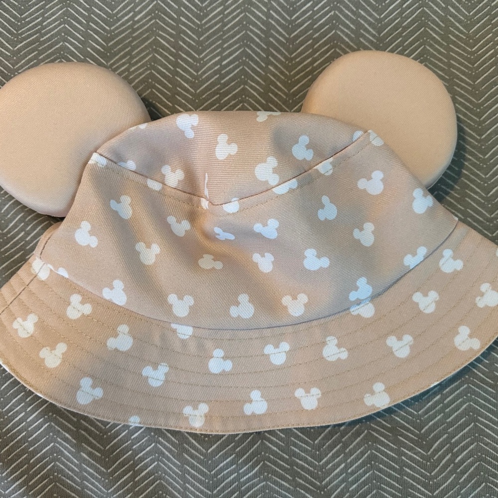 Cute.zo.designs Disney bucket hat